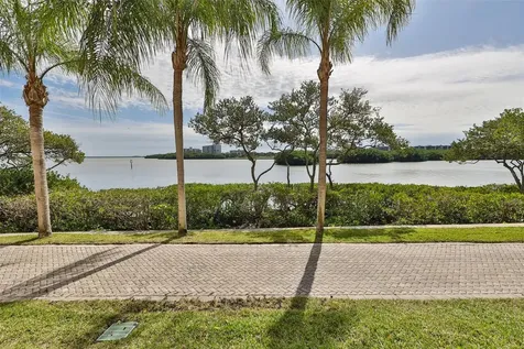 2739 Via Capri Clearwater FL 33764