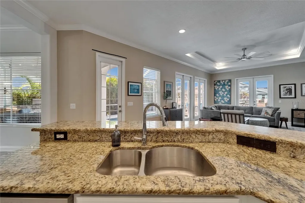 426 Islebay Drive Apollo Beach FL 33572