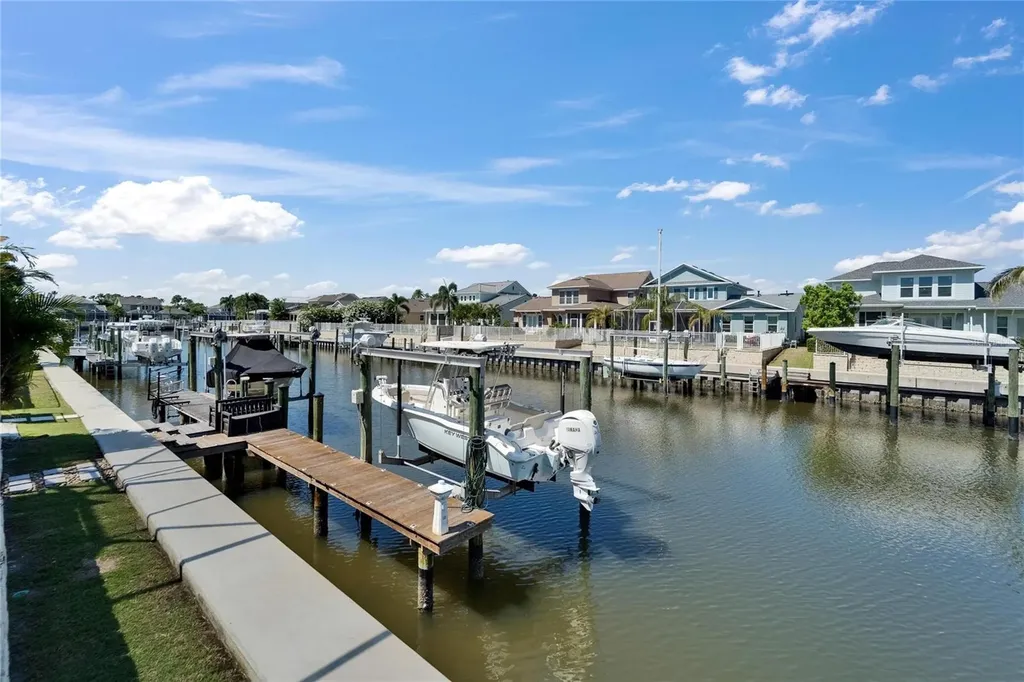 426 Islebay Drive Apollo Beach FL 33572