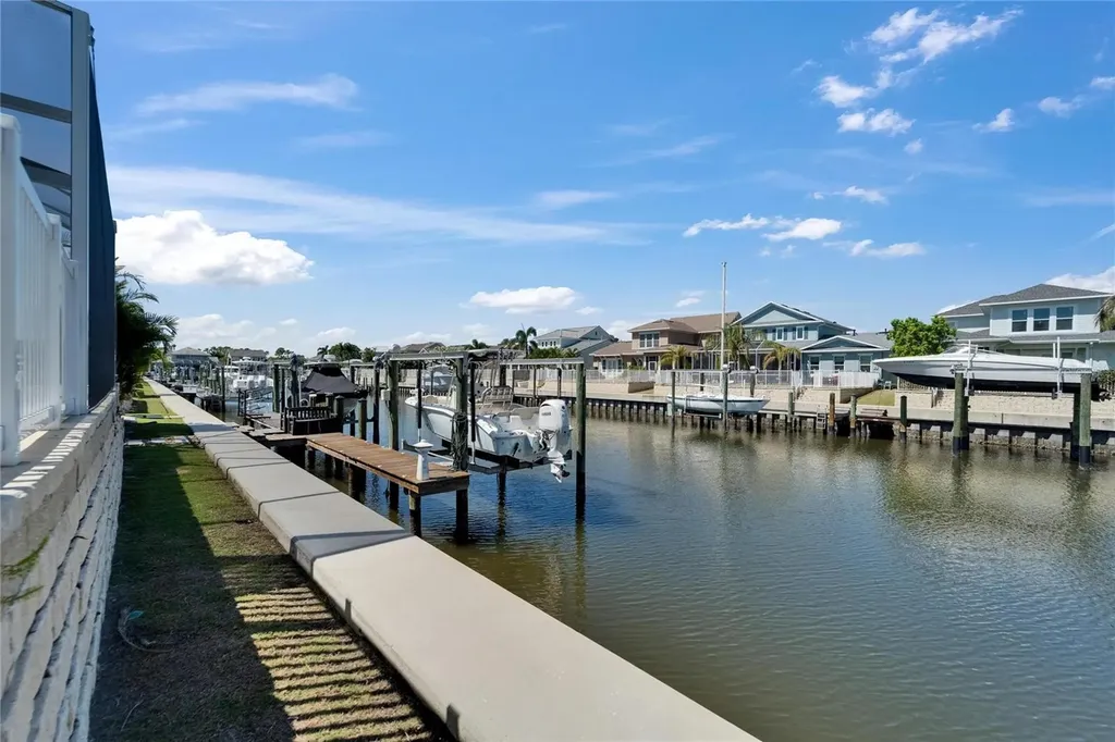 426 Islebay Drive Apollo Beach FL 33572