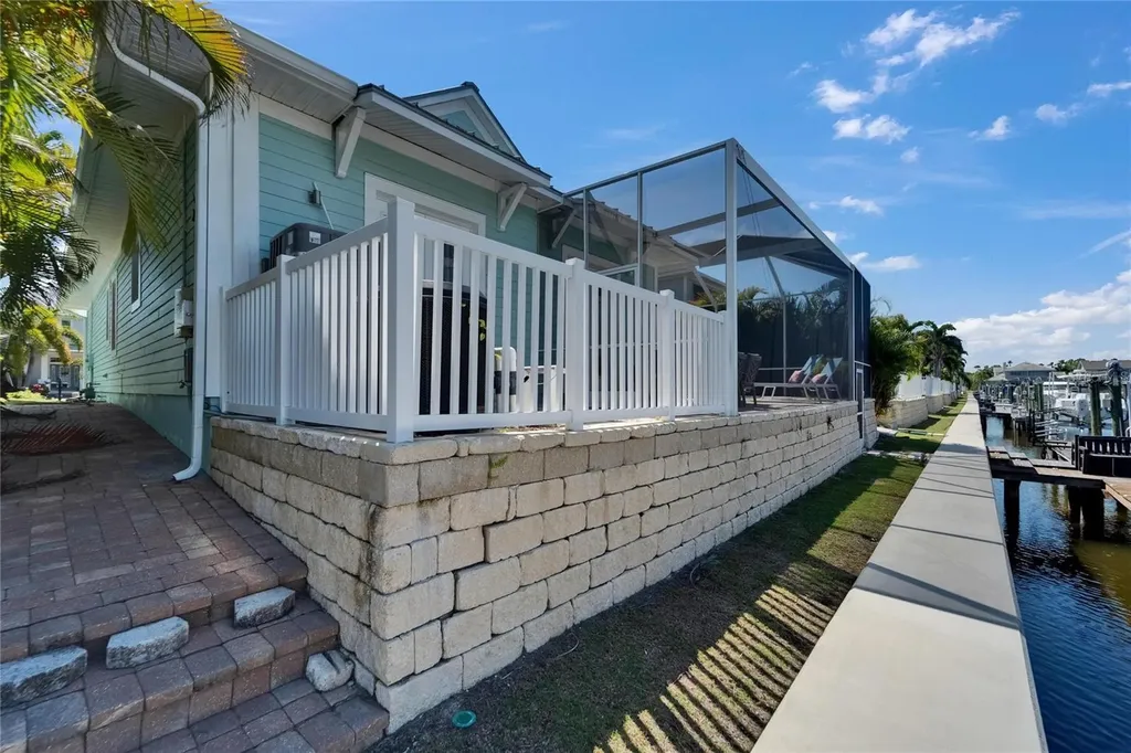 426 Islebay Drive Apollo Beach FL 33572