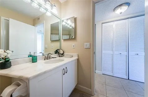 6191 Bahia Del Mar Boulevard St Petersburg FL 33715