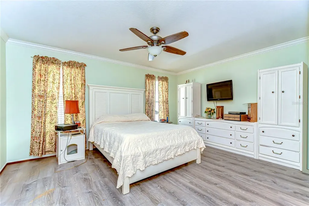 5906 Greenbriar Court Zephyrhills FL 33542