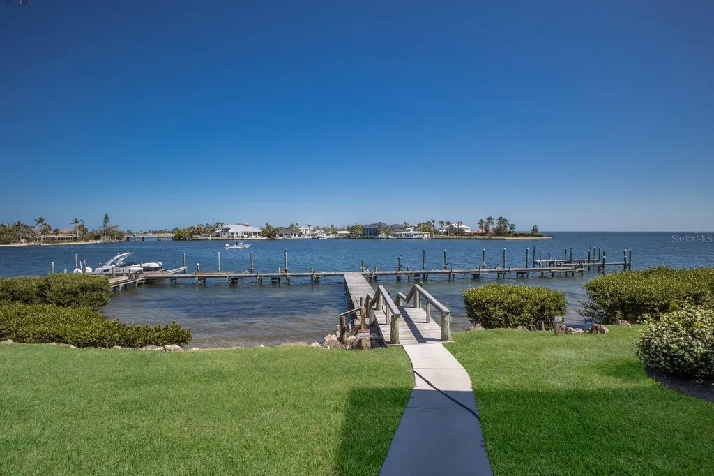 6400 Flotilla Drive Holmes Beach FL 34217