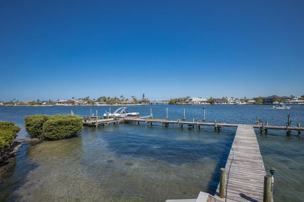 6400 Flotilla Drive Holmes Beach FL 34217
