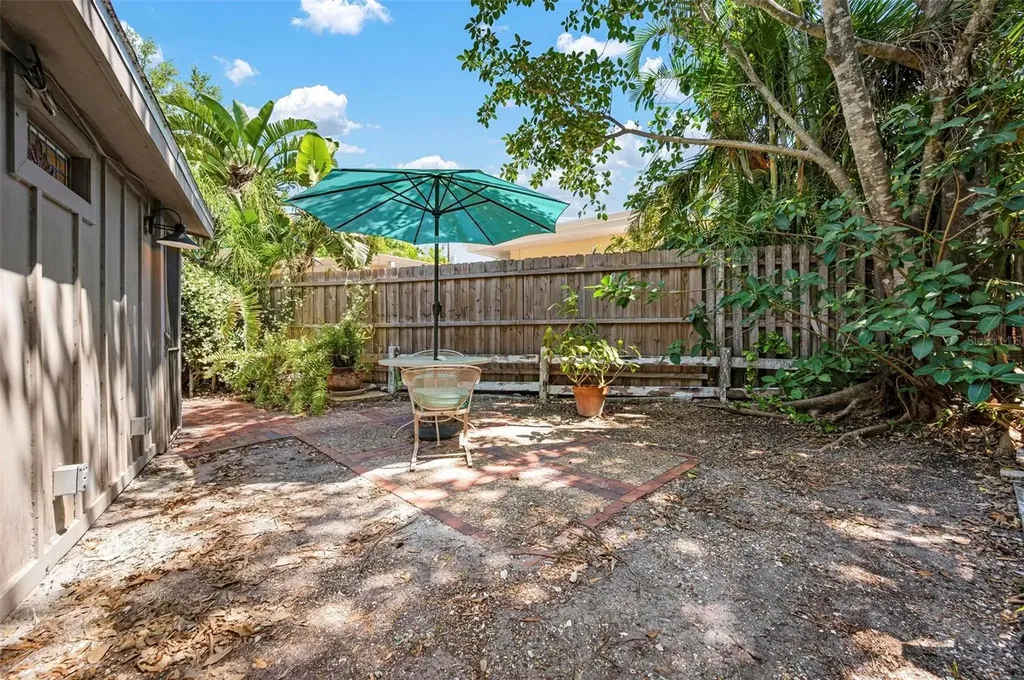 528 45th Street Sarasota FL 34234
