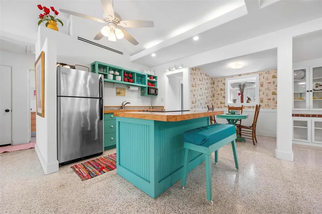 528 45th Street Sarasota FL 34234