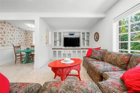 528 45th Street Sarasota FL 34234