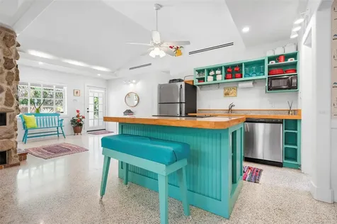 528 45th Street Sarasota FL 34234