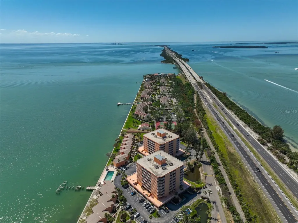 7430 Sunshine Skyway Lane S St Petersburg FL 33711