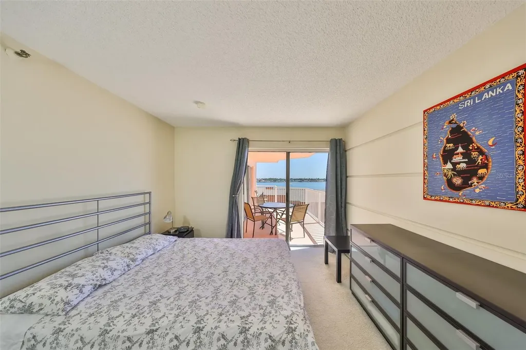 7430 Sunshine Skyway Lane S St Petersburg FL 33711