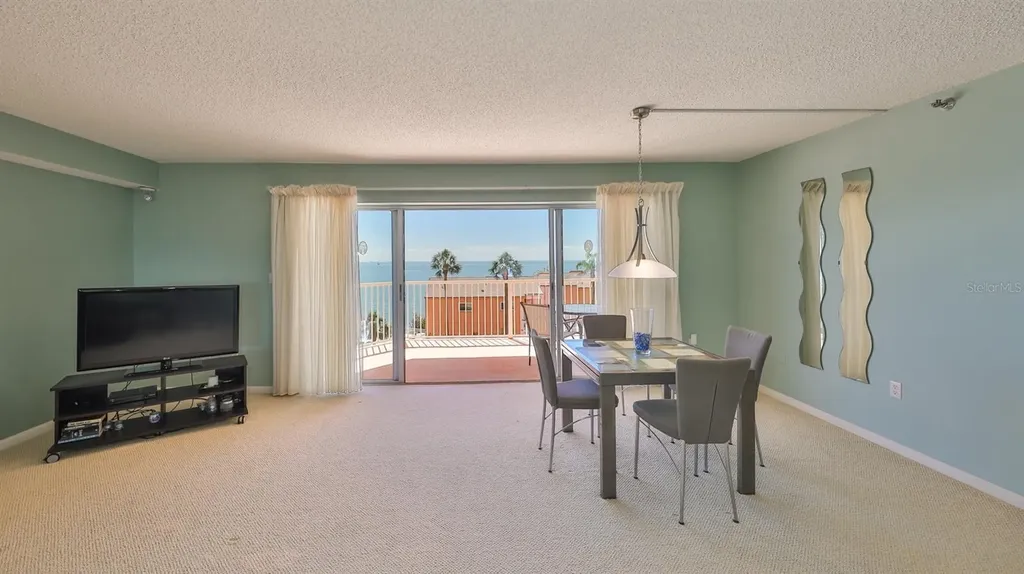 7430 Sunshine Skyway Lane S St Petersburg FL 33711