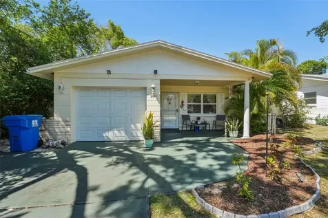 5047 13th Avenue N St Petersburg FL 33710