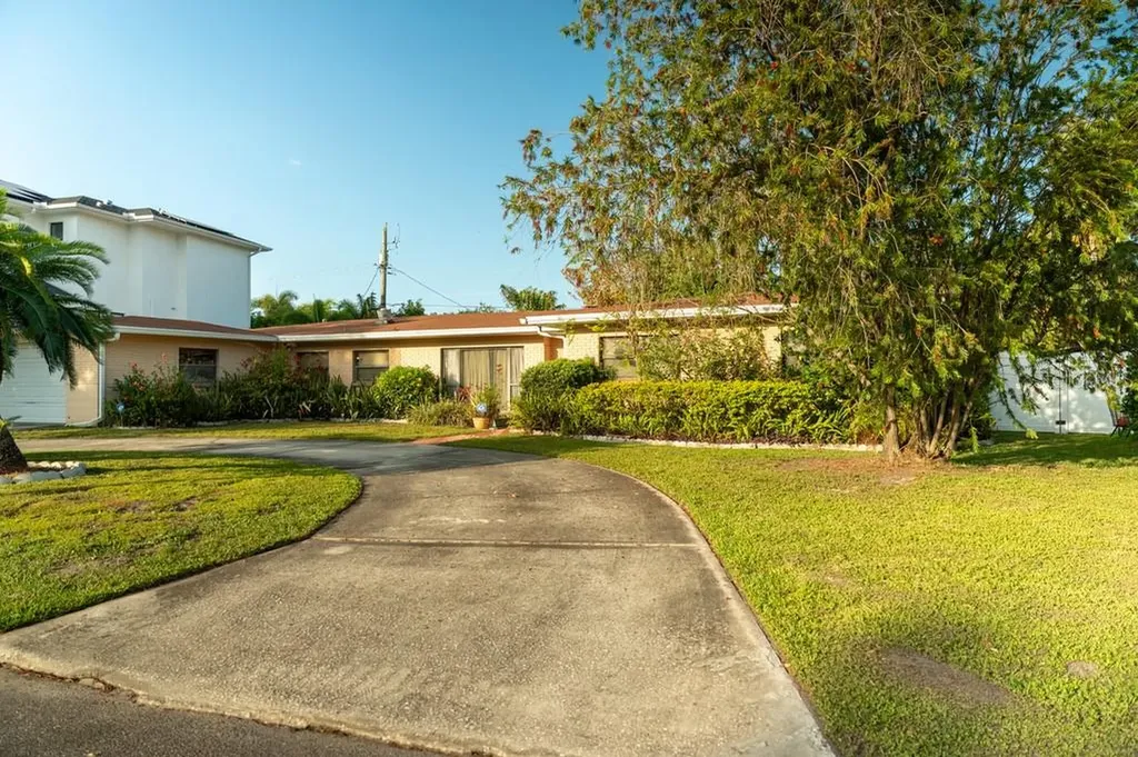 631 Luzon Avenue Tampa FL 33606