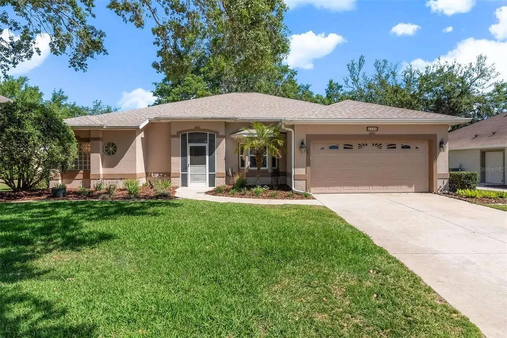 5209 Grove Manor Lady Lake FL 32159