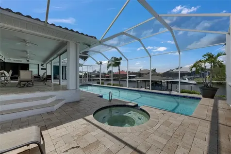 927 Golf Island Drive Apollo Beach FL 33572