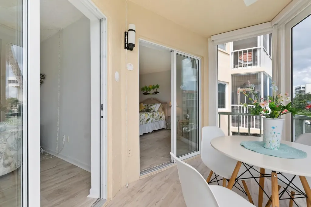 1250 N Portofino Drive Sarasota FL 34242