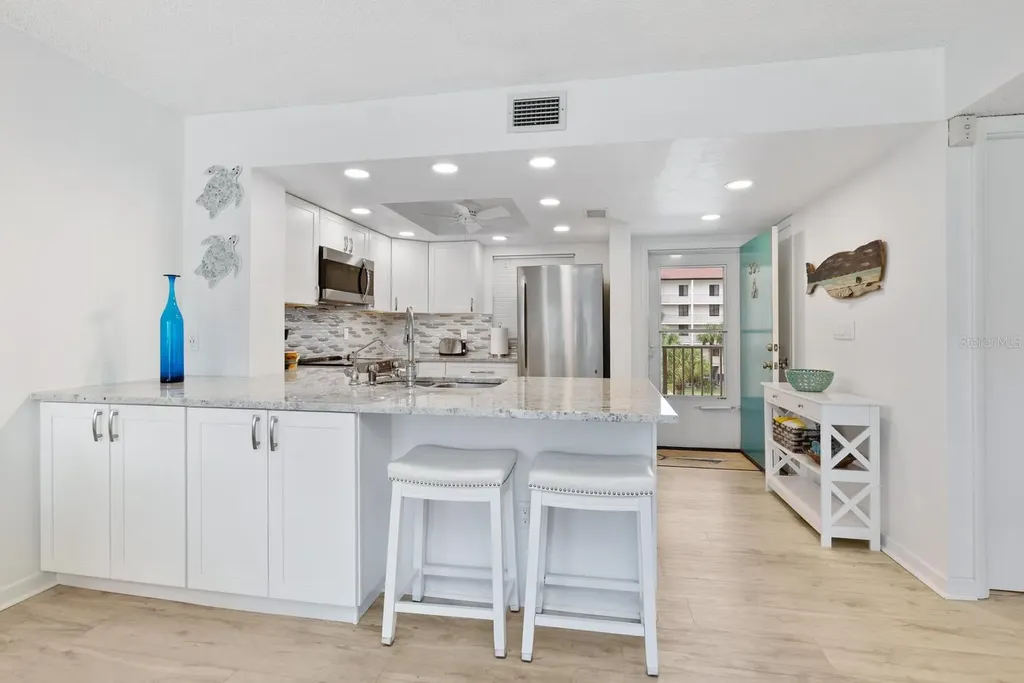 1250 N Portofino Drive Sarasota FL 34242