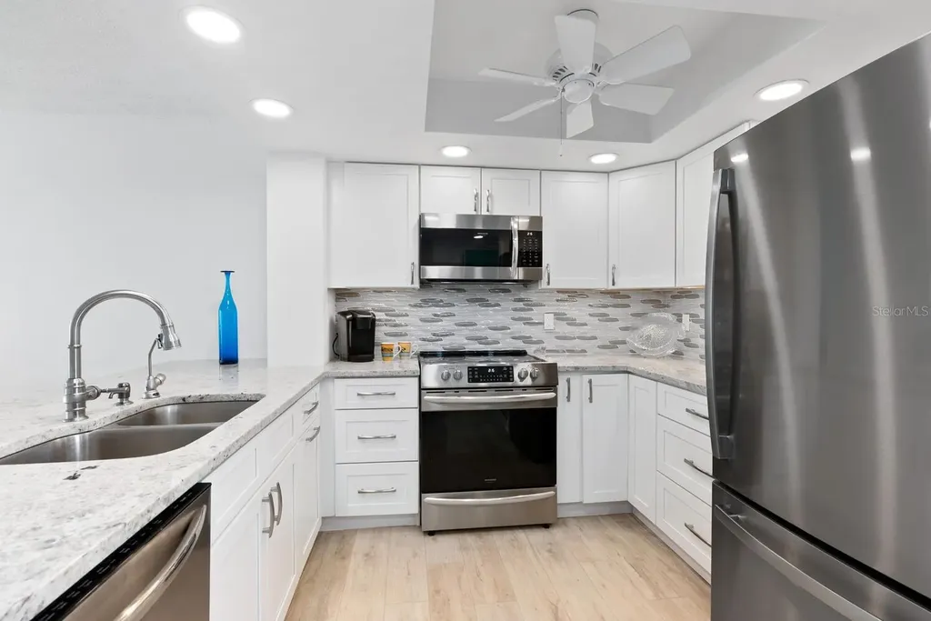 1250 N Portofino Drive Sarasota FL 34242