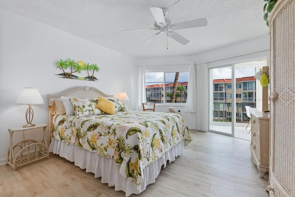 1250 N Portofino Drive Sarasota FL 34242