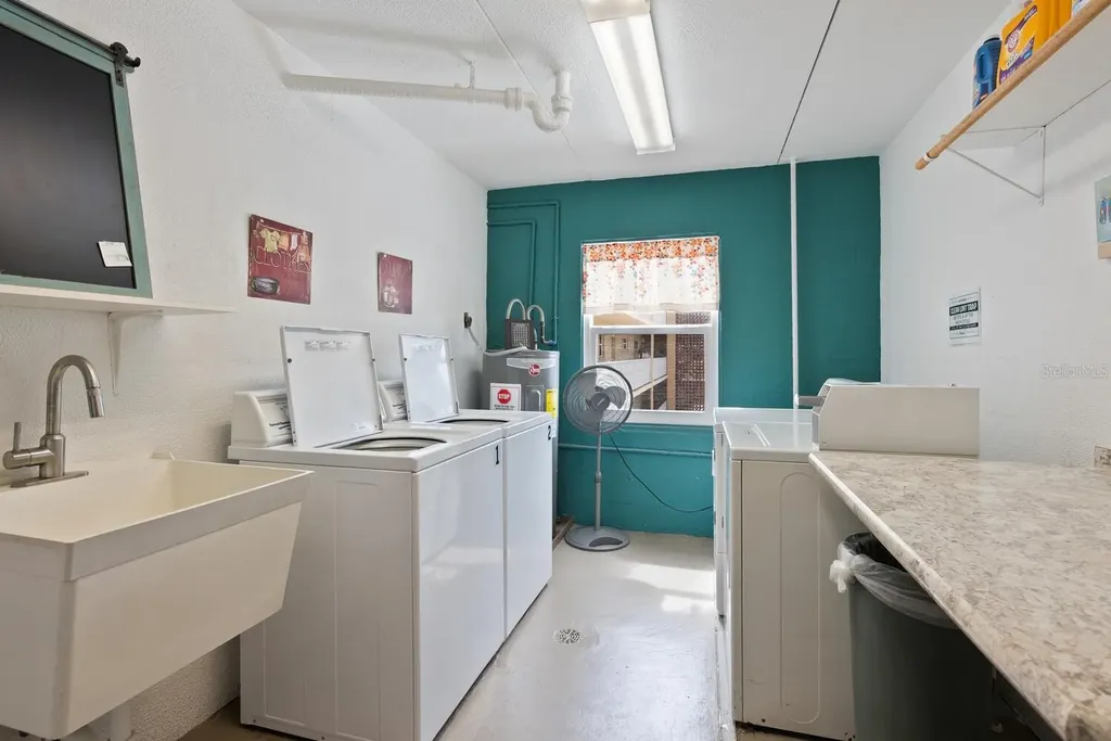 1250 N Portofino Drive Sarasota FL 34242