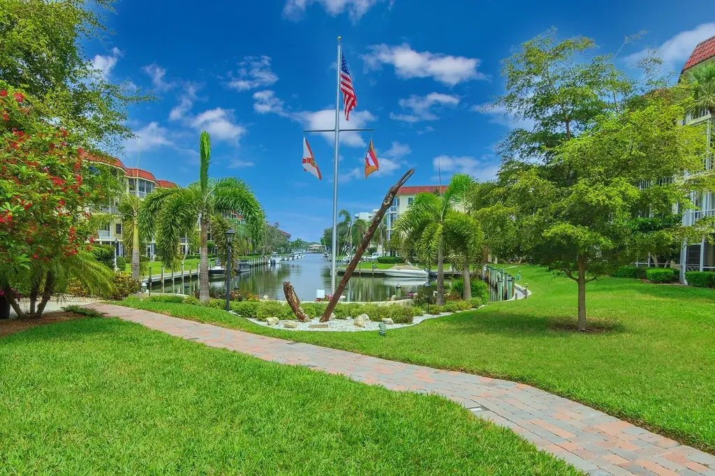 1250 N Portofino Drive Sarasota FL 34242