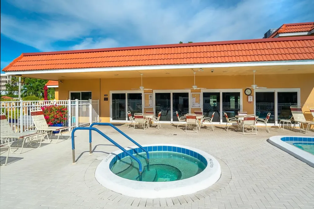 1250 N Portofino Drive Sarasota FL 34242