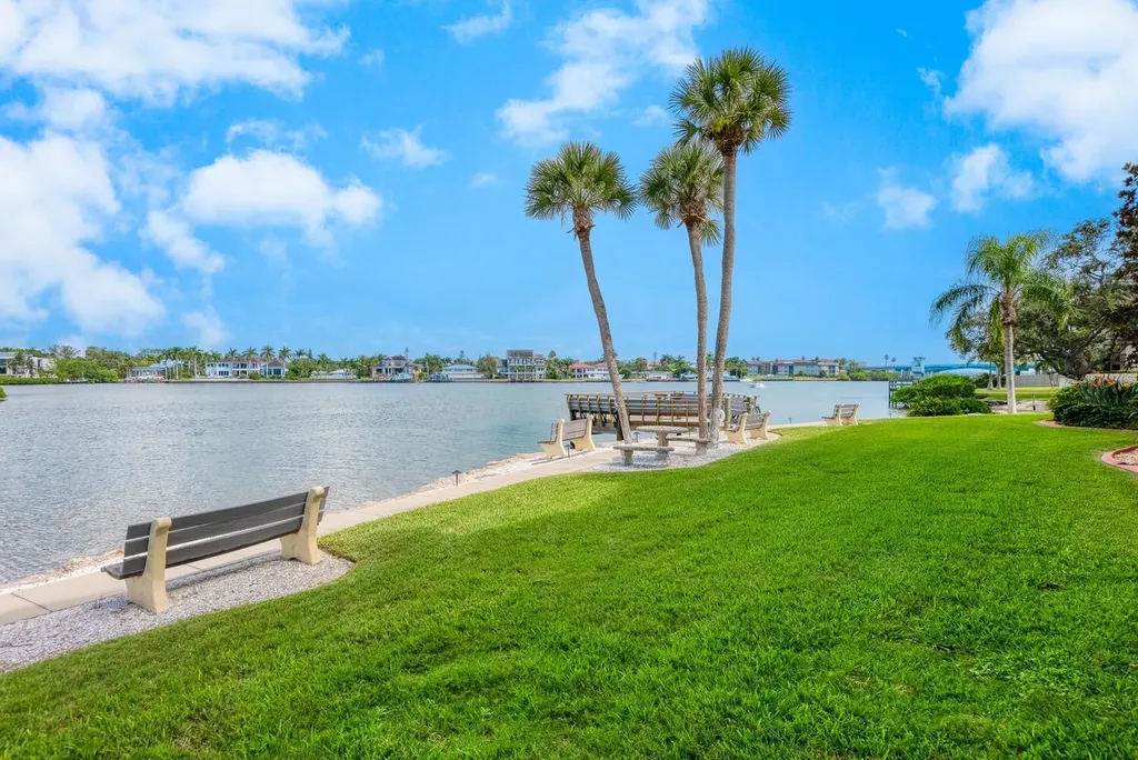 1250 N Portofino Drive Sarasota FL 34242