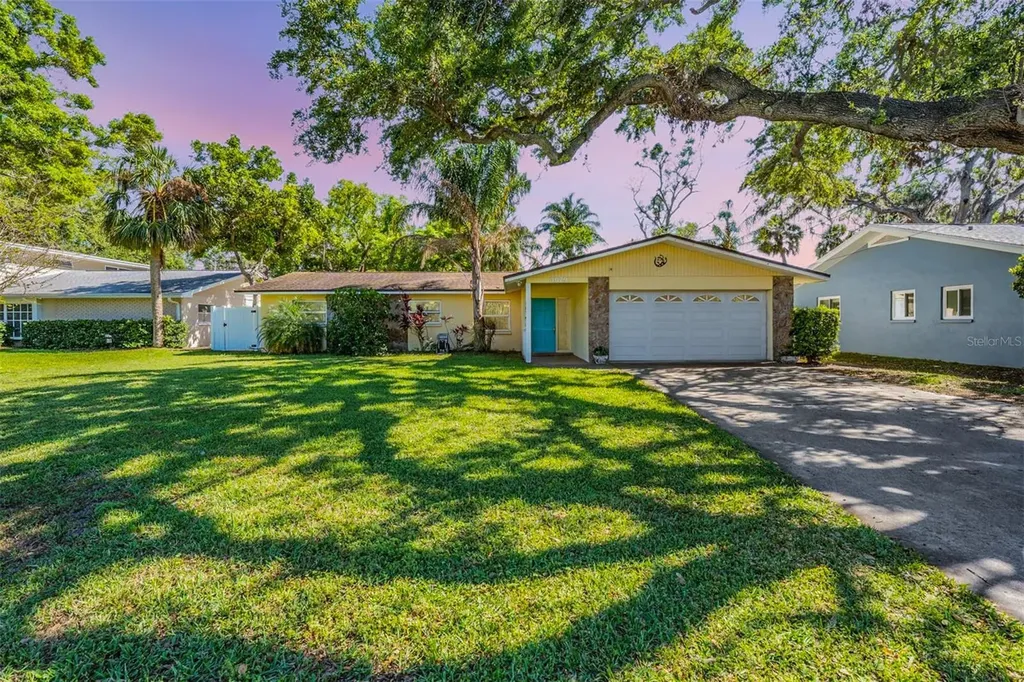 3079 Kapok Kove Drive Clearwater FL 33759