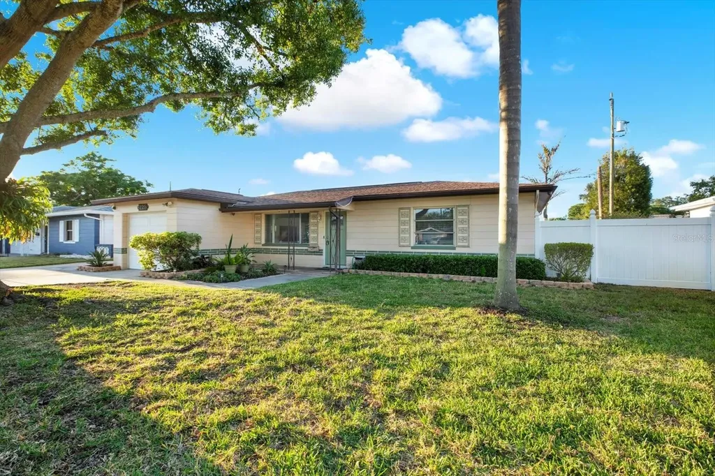 6125 37th Avenue N St Petersburg FL 33710
