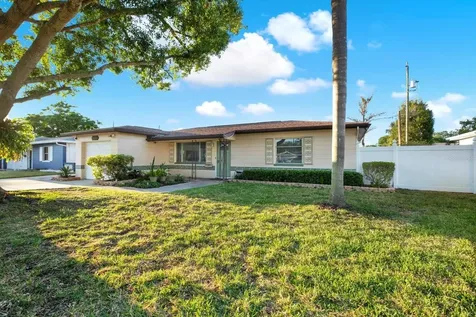 6125 37th Avenue N St Petersburg FL 33710