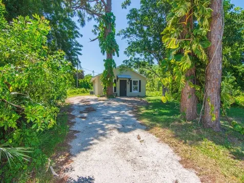 1325 17th Court SW Vero Beach FL 32962