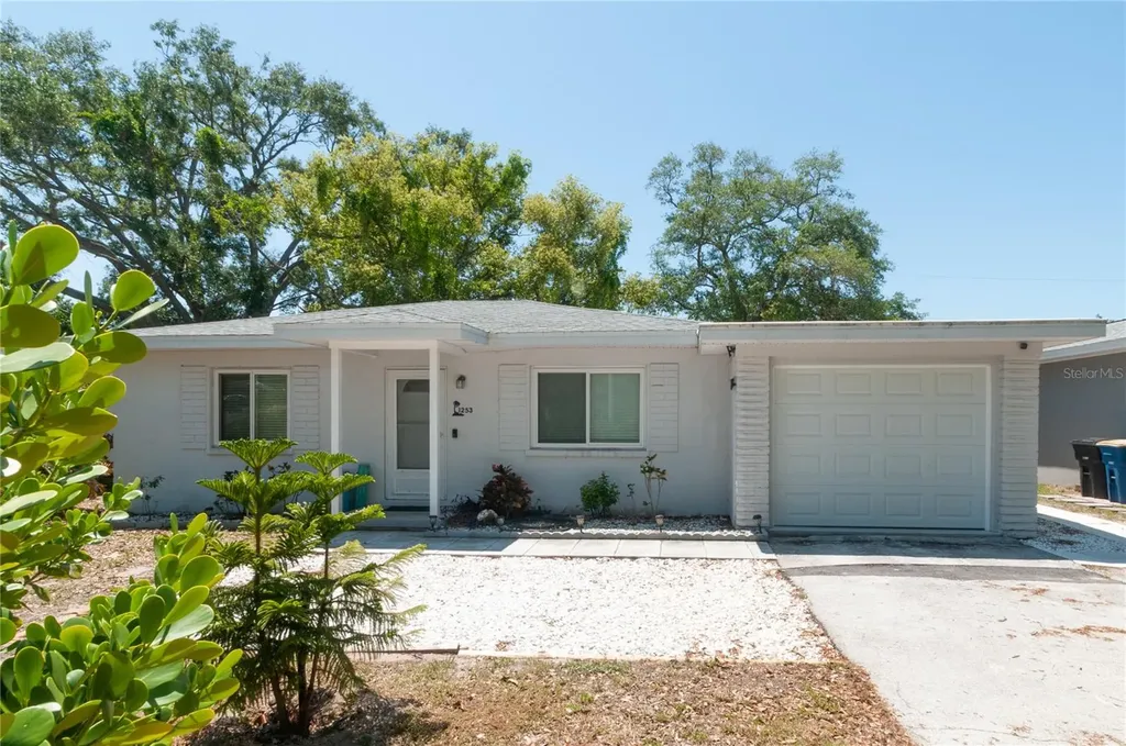 1253 Union Street Clearwater FL 33755
