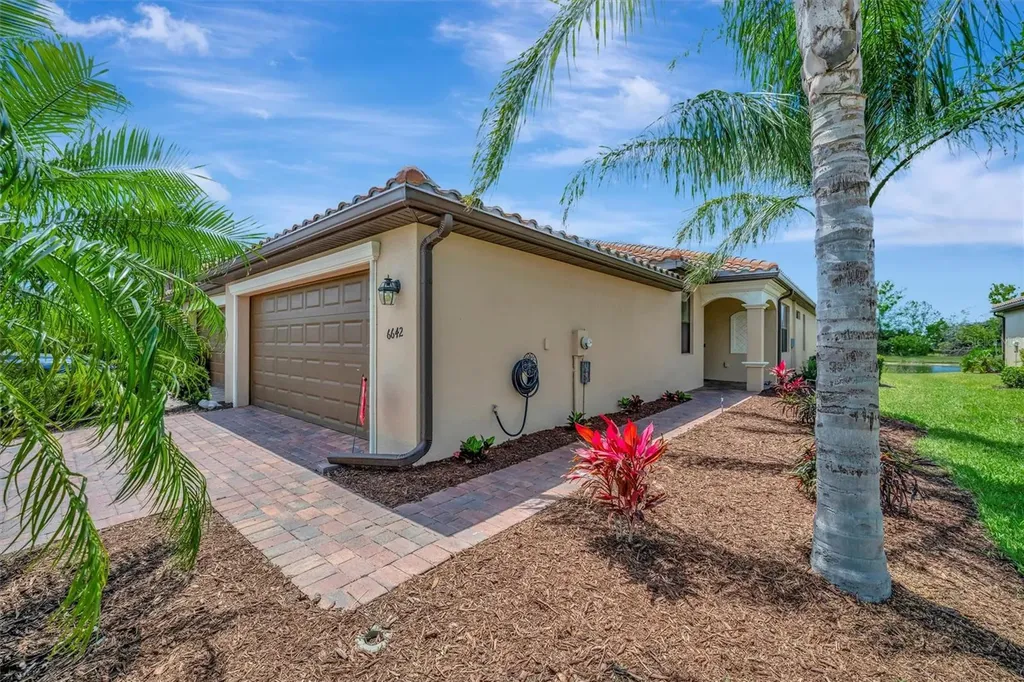 6642 Willowshire Way Bradenton FL 34212