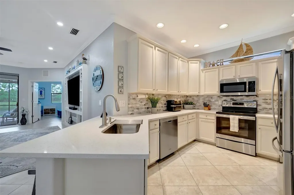 6642 Willowshire Way Bradenton FL 34212