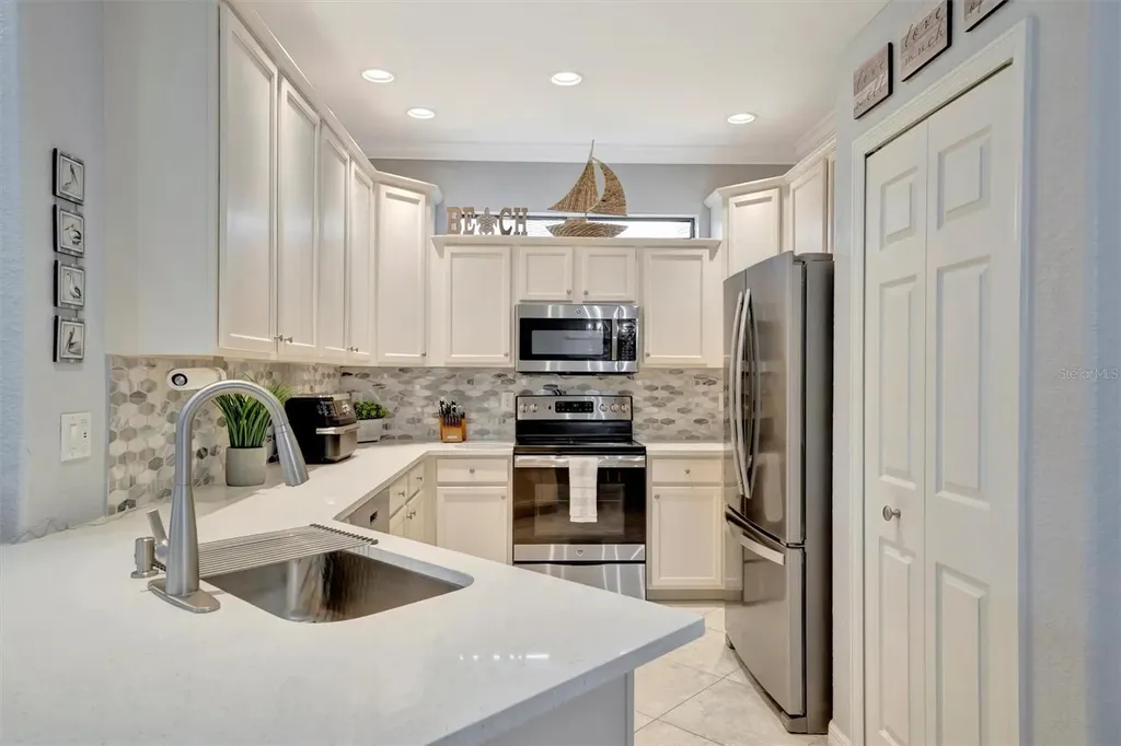 6642 Willowshire Way Bradenton FL 34212