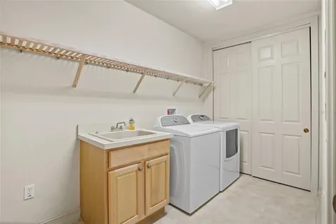 26207 Avenida Las Colinas Howey In The Hills FL 34737