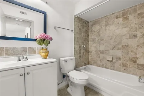 6178 Westgate Drive Orlando FL 32835