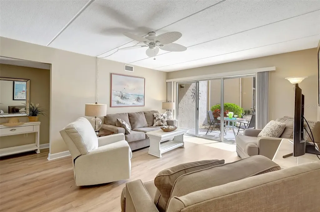 845 Benjamin Franklin Drive Sarasota FL 34236