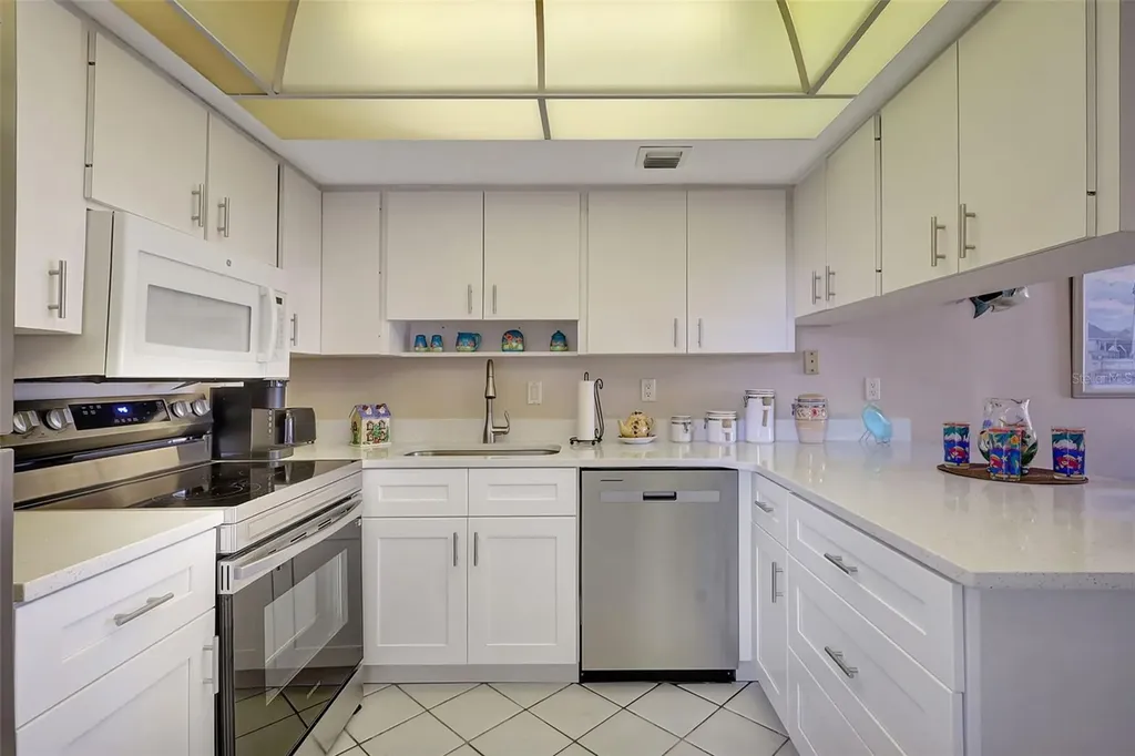 845 Benjamin Franklin Drive Sarasota FL 34236