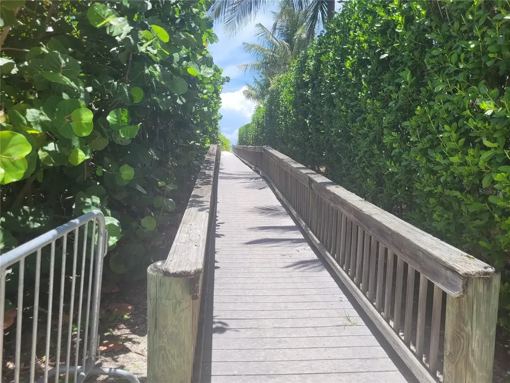 845 Benjamin Franklin Drive Sarasota FL 34236