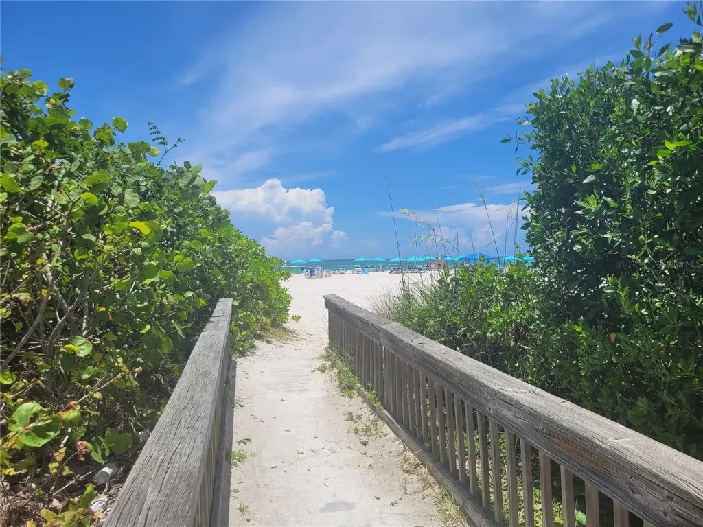 845 Benjamin Franklin Drive Sarasota FL 34236