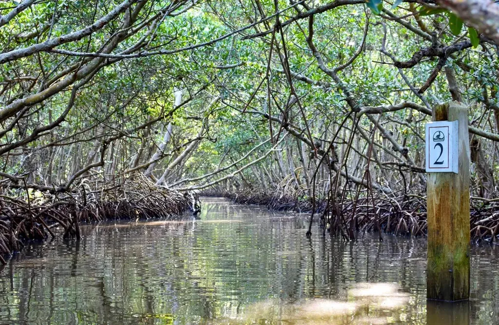 845 Benjamin Franklin Drive Sarasota FL 34236