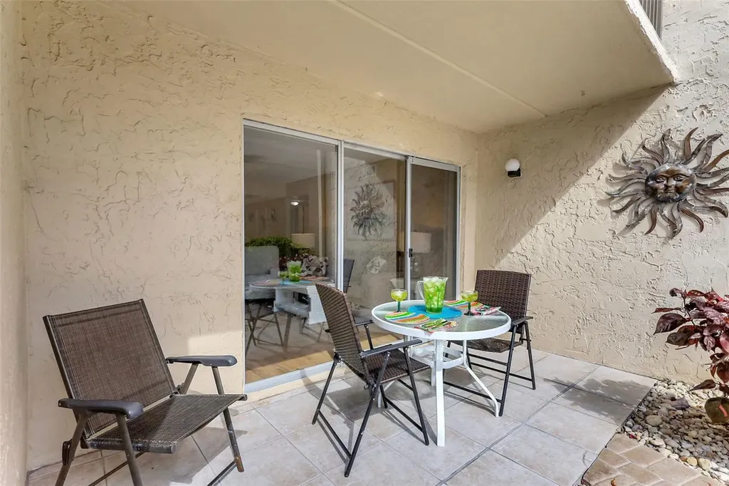 845 Benjamin Franklin Drive Sarasota FL 34236