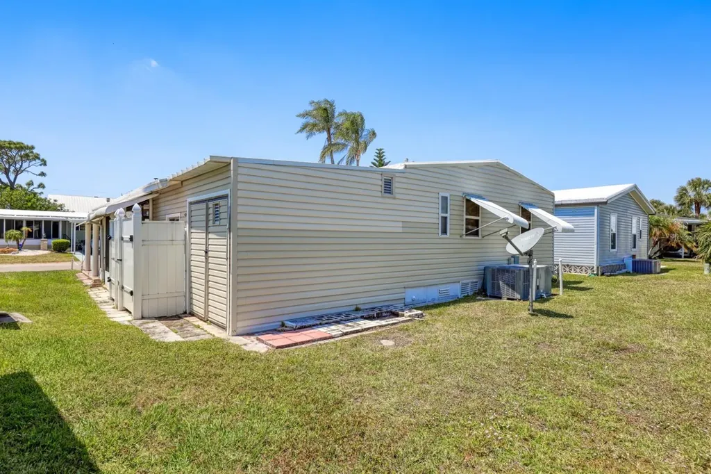 2100 Kings Highway Port Charlotte FL 33980