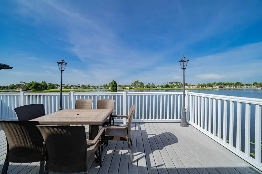 2100 Kings Highway Port Charlotte FL 33980