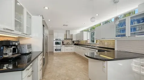 360 N Washington Drive Sarasota FL 34236