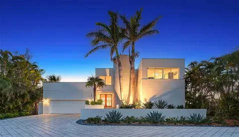 360 N Washington Drive Sarasota FL 34236