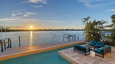 360 N Washington Drive Sarasota FL 34236