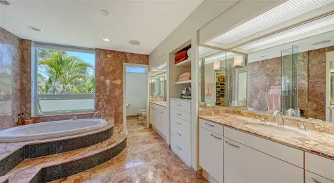 360 N Washington Drive Sarasota FL 34236